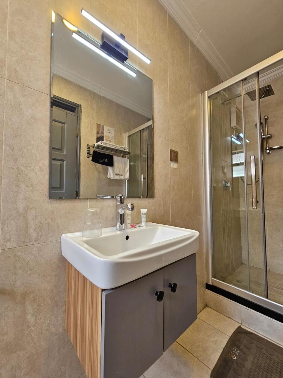 Raha Hotel & Suites Nairobi Ngoại thất bức ảnh